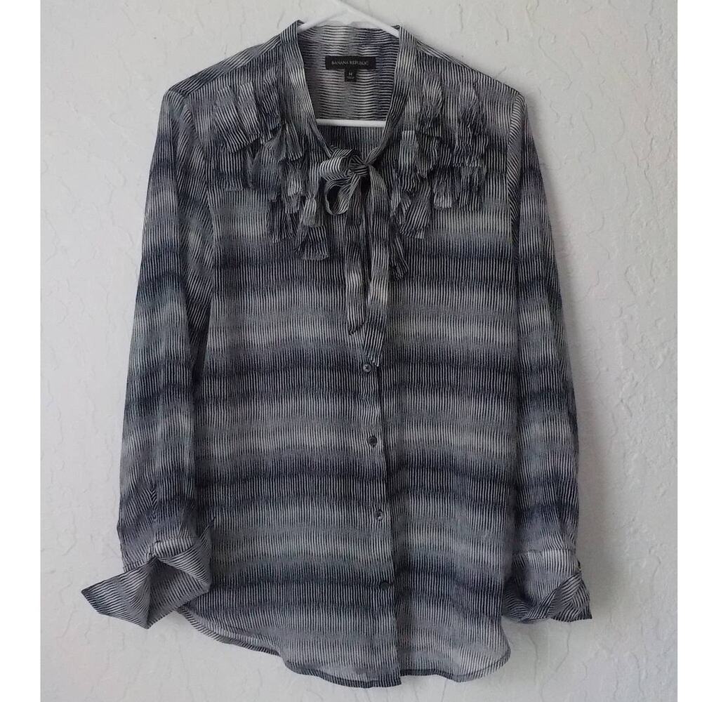 Banana Republic Elsie Flutter Blue Blouse M Shirt Button Down Stripe Bow Tassel